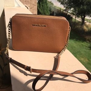 Micheal Kors Jet Set Crossbody